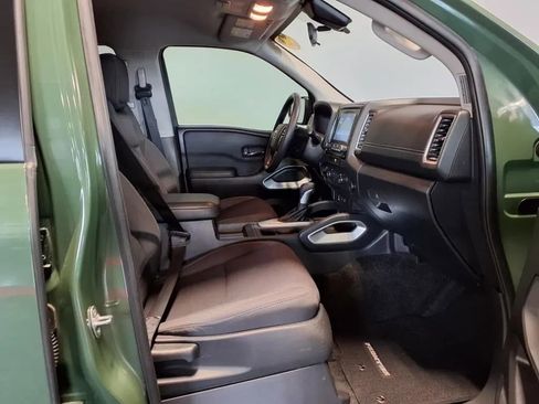 Used 2022 Nissan Frontier SV w/ Technology Package AWD/4WD image 12