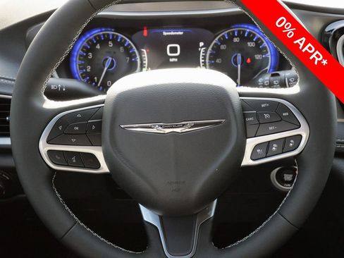 New 2026 Chrysler Pacifica Select FWD image 28