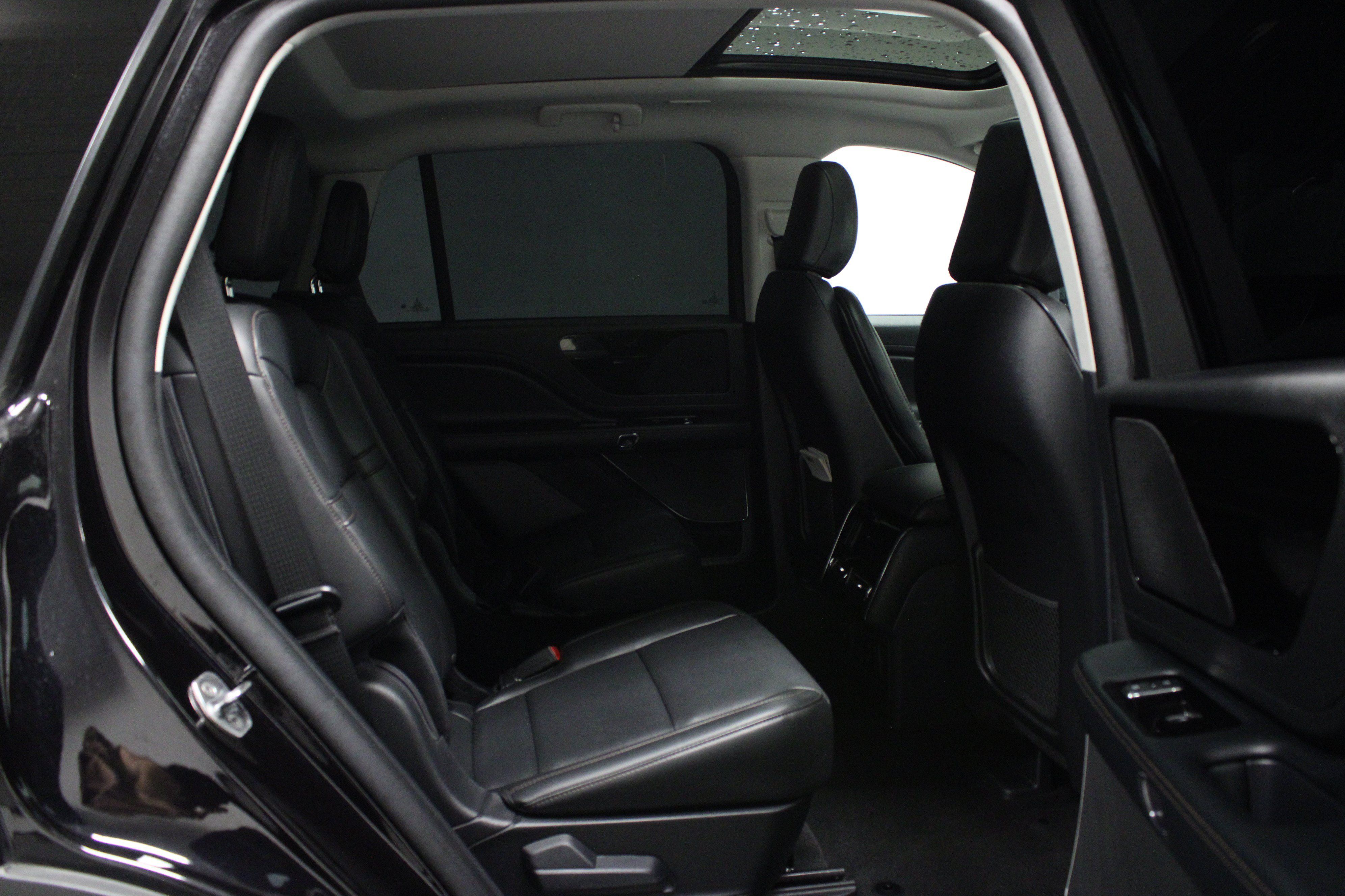 Used 2025 Lincoln Aviator AWD image 16
