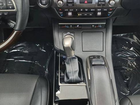 Used 2018 Lexus ES 350 w/ Navigation System Package FWD image 12