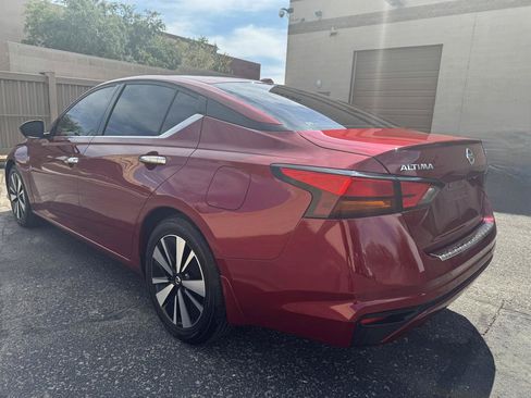 Used 2021 Nissan Altima 2.5 SV FWD image 5