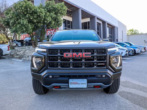 Used 2025 GMC Canyon AT4 w/ AT4 Premium Package AWD/4WD image 4