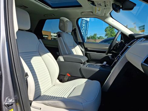 Certified 2025 Land Rover Discovery Dynamic SE AWD/4WD image 29