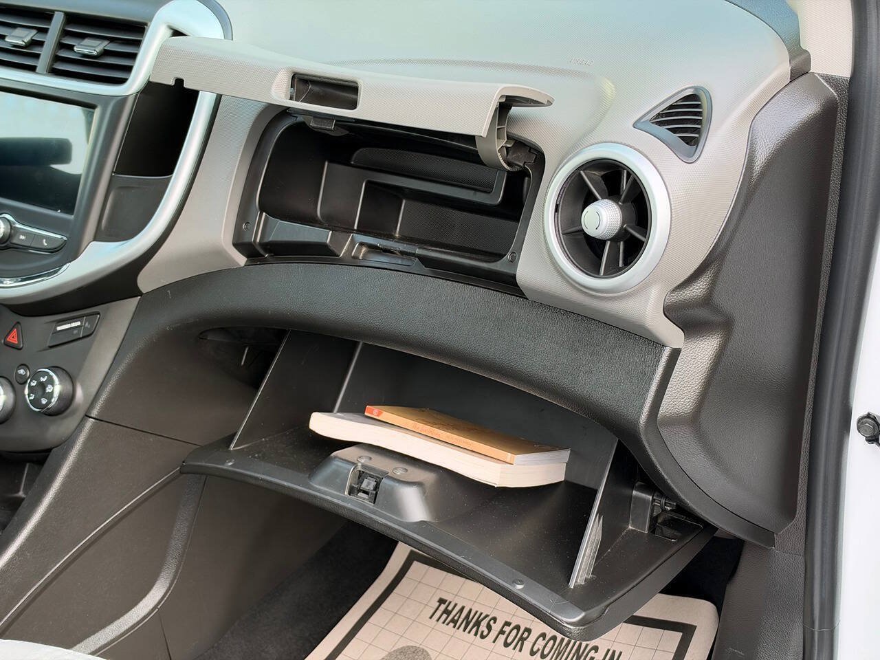 Used 2018 Chevrolet Sonic LT FWD image 28