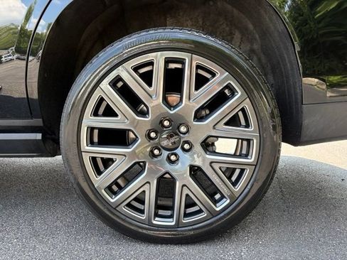 Used 2025 GMC Yukon Denali Ultimate w/ LPO, Floor Liner Package AWD/4WD image 17