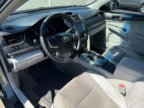 Used 2012 Toyota Camry XLE w/ Leather Pkg FWD image 12
