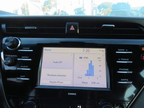 Used 2020 Toyota Camry LE image 27