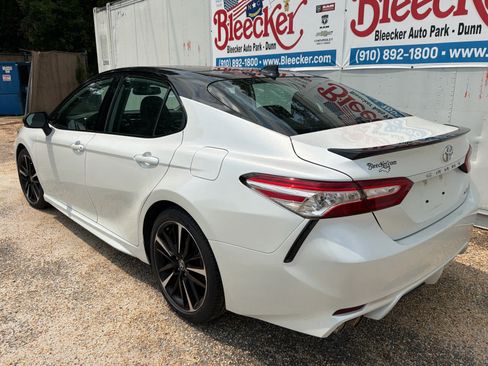 Used 2020 Toyota Camry XSE FWD image 8