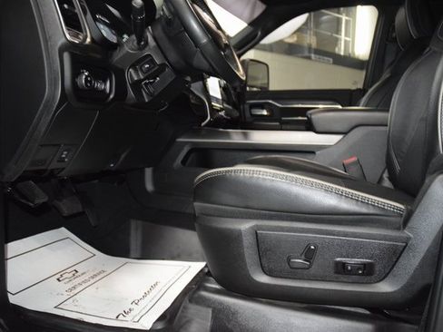 Used 2024 RAM 3500 Laramie w/ Night Edition image 40