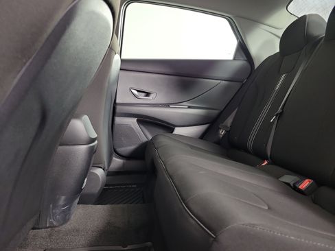 New 2025 Hyundai Elantra Blue image 32