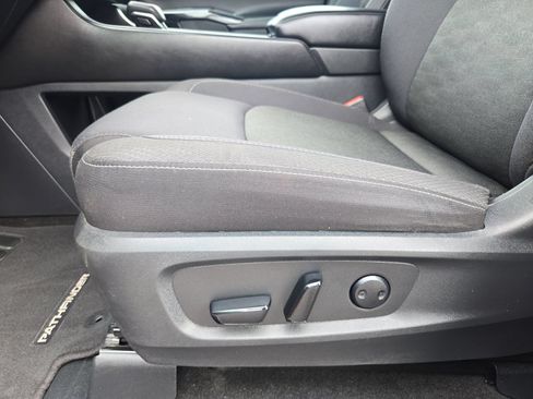 Certified 2024 Nissan Pathfinder SV FWD image 28