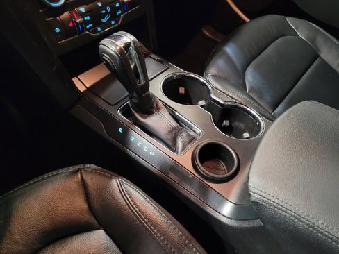 Used 2018 Ford Explorer XLT w/ Equipment Group 202A image 26