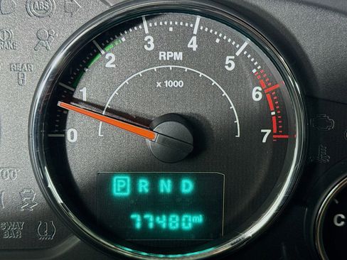 Used 2018 Jeep Wrangler Unlimited Sahara w/ Connectivity Group image 15