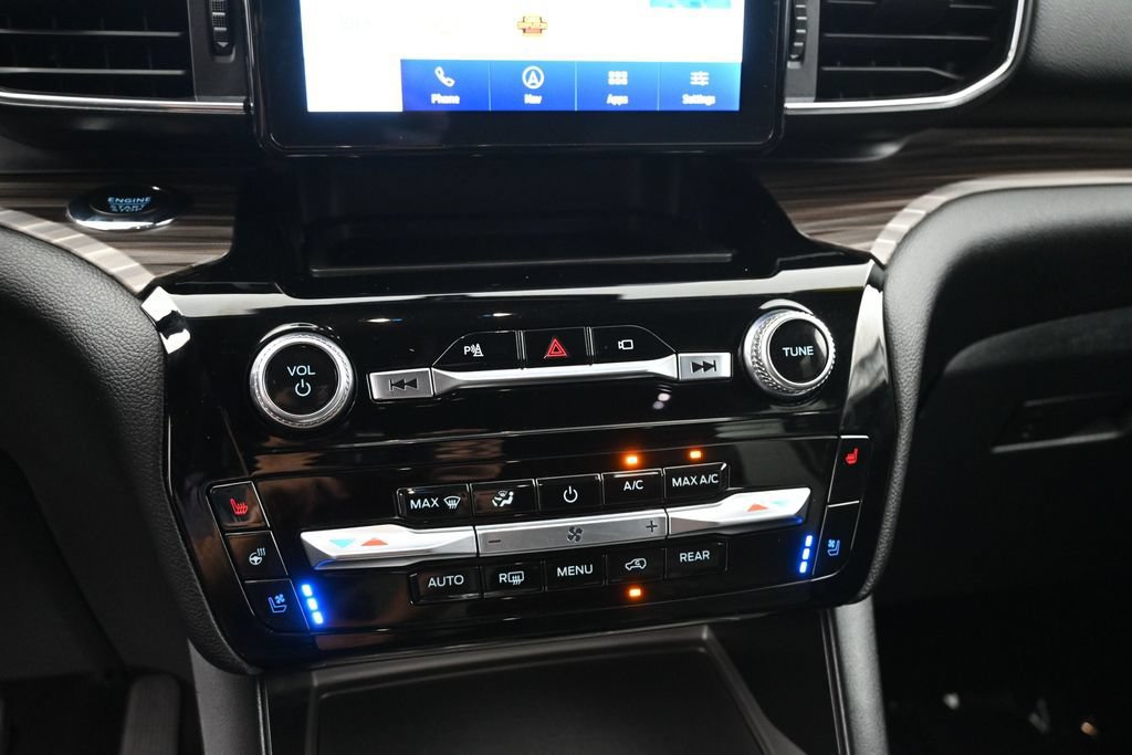 Used 2022 Ford Explorer Limited AWD/4WD image 29