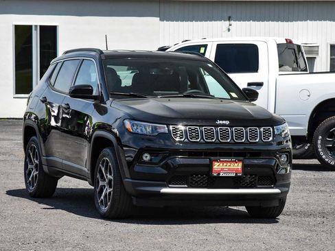 Certified 2025 Jeep Compass Limited AWD/4WD image 1
