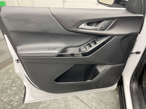 Certified 2025 Chevrolet Equinox LT image 8