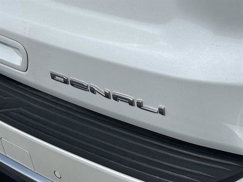 Used 2024 GMC Yukon XL Denali w/ Advanced Technology Package AWD/4WD image 7