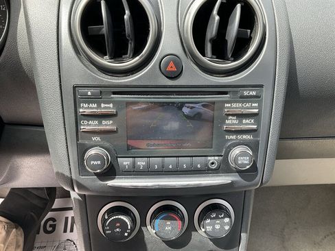 Used 2015 Nissan Rogue S w/ Convenience Package AWD/4WD image 32