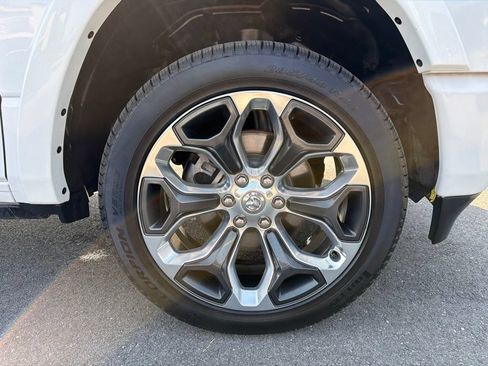 Used 2022 RAM 1500 Limited AWD/4WD image 17
