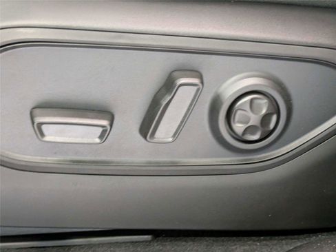 New 2026 Jeep Grand Cherokee Limited RWD image 21