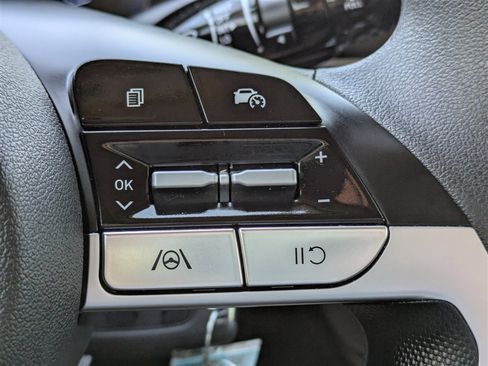 Used 2024 Hyundai Elantra SE image 23