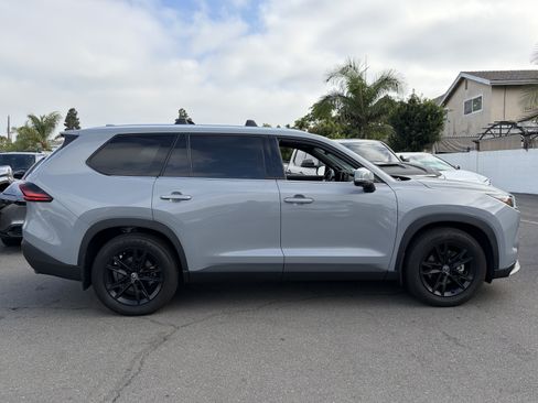 Certified 2025 Toyota Grand Highlander AWD Hybrid image 2
