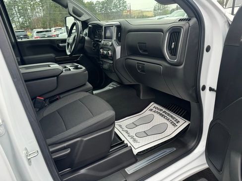 Used 2022 GMC Sierra 2500 SLE w/ SLE Value Package; AWD/4WD image 13