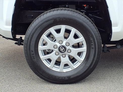 Used 2024 Toyota Tacoma SR image 7