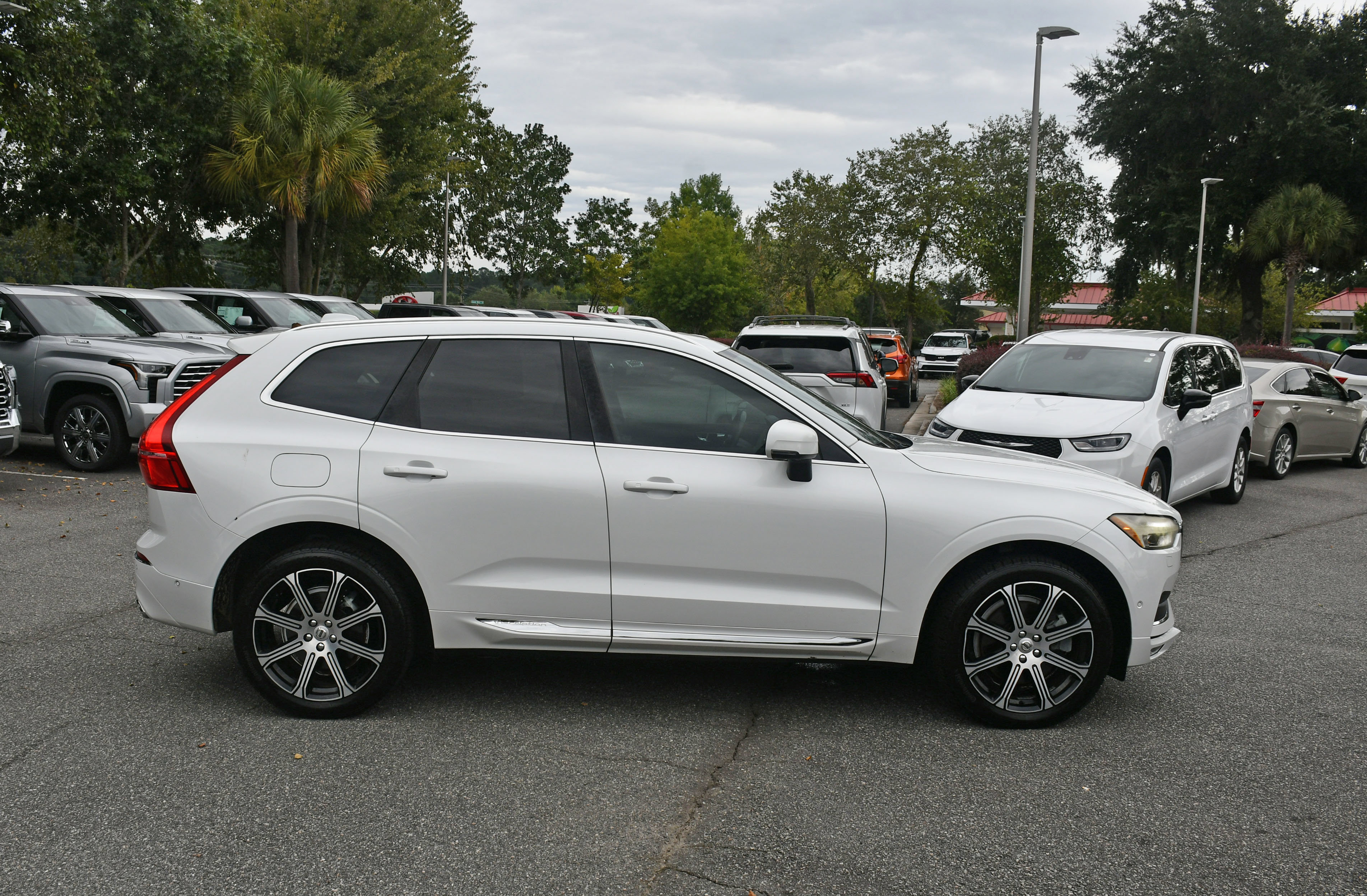 Used 2018 Volvo XC60 T6 Inscription w/ Convenience Package AWD/4WD image 5