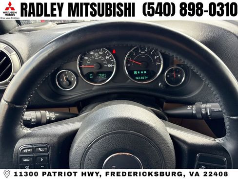 Used 2016 Jeep Wrangler Unlimited Sahara w/ Connectivity Group AWD/4WD image 6