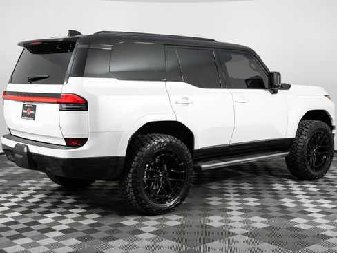 Used 2025 Lexus GX 550 image 8