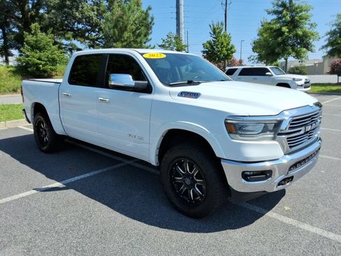 Used 2022 RAM 1500 Laramie AWD/4WD image 3