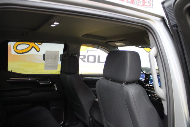 Used 2023 Chevrolet Silverado 1500 RST w/ Z71 Off-Road Package AWD/4WD image 10