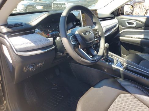 Used 2022 Jeep Compass Latitude image 18