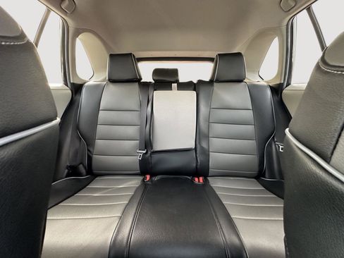 Used 2021 Toyota RAV4 XLE w/ Convenience Package image 12