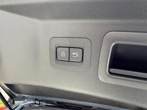 New 2025 MAZDA CX-70 Plug-In Hybrid w/ Premium Pkg image 31