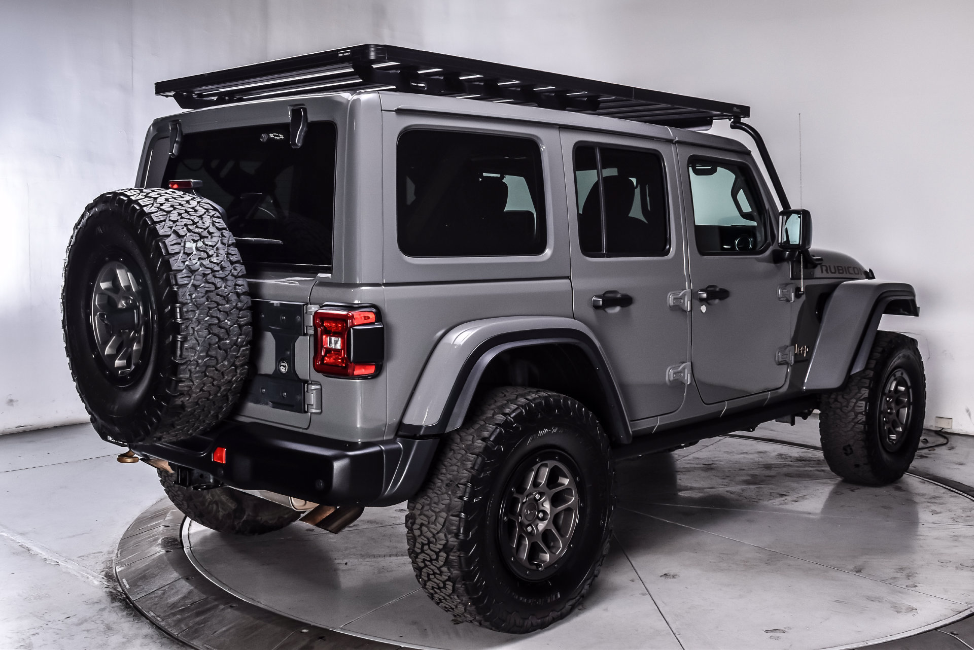 Used 2023 Jeep Wrangler Unlimited Rubicon 392 w/ Xtreme Recon 35" Tire Package AWD/4WD image 6