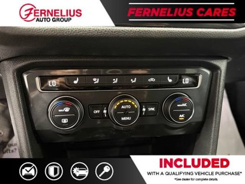Used 2018 Volkswagen Tiguan SEL AWD/4WD image 38