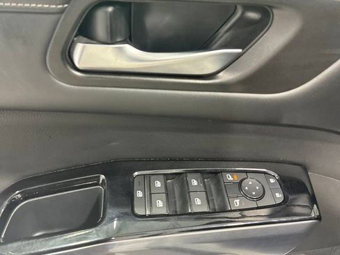 Used 2024 Nissan Pathfinder SL w/ SL Premium Package AWD/4WD image 17
