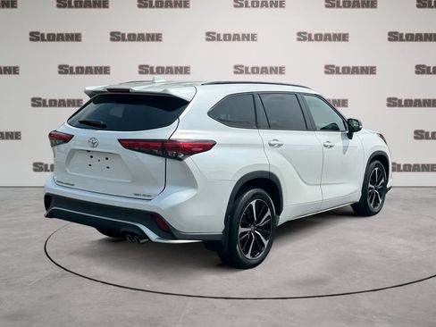 Used 2022 Toyota Highlander XSE AWD/4WD image 5