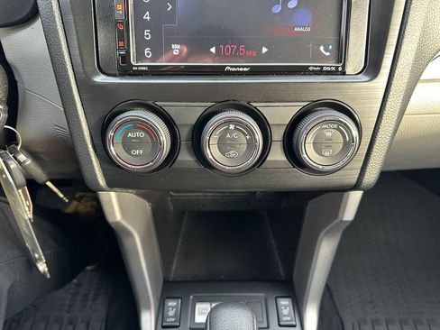 Used 2015 Subaru Forester 2.5i Limited AWD/4WD image 17