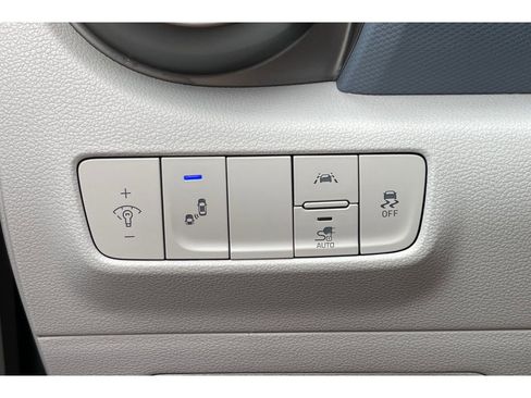 Used 2020 Hyundai Kona Limited image 40