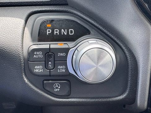 Used 2025 RAM 1500 Laramie AWD/4WD image 33