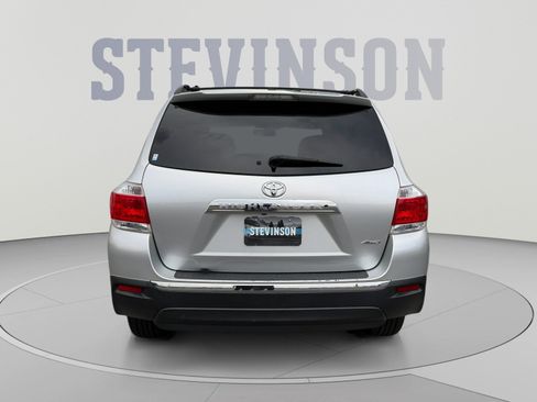 Used 2012 Toyota Highlander Limited w/ Tow Pkg AWD/4WD image 4