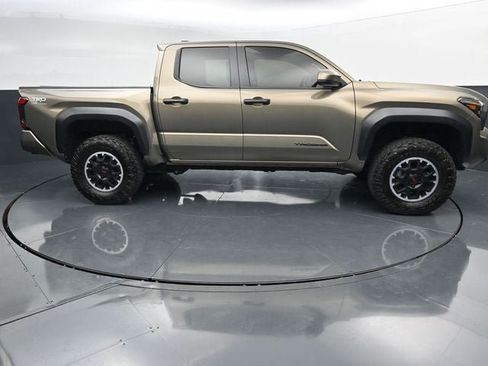Used 2024 Toyota Tacoma TRD Off-Road AWD/4WD image 12