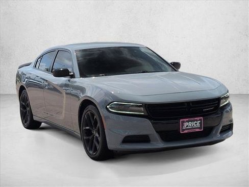Used 2021 Dodge Charger SXT w/ Blacktop Package RWD image 3
