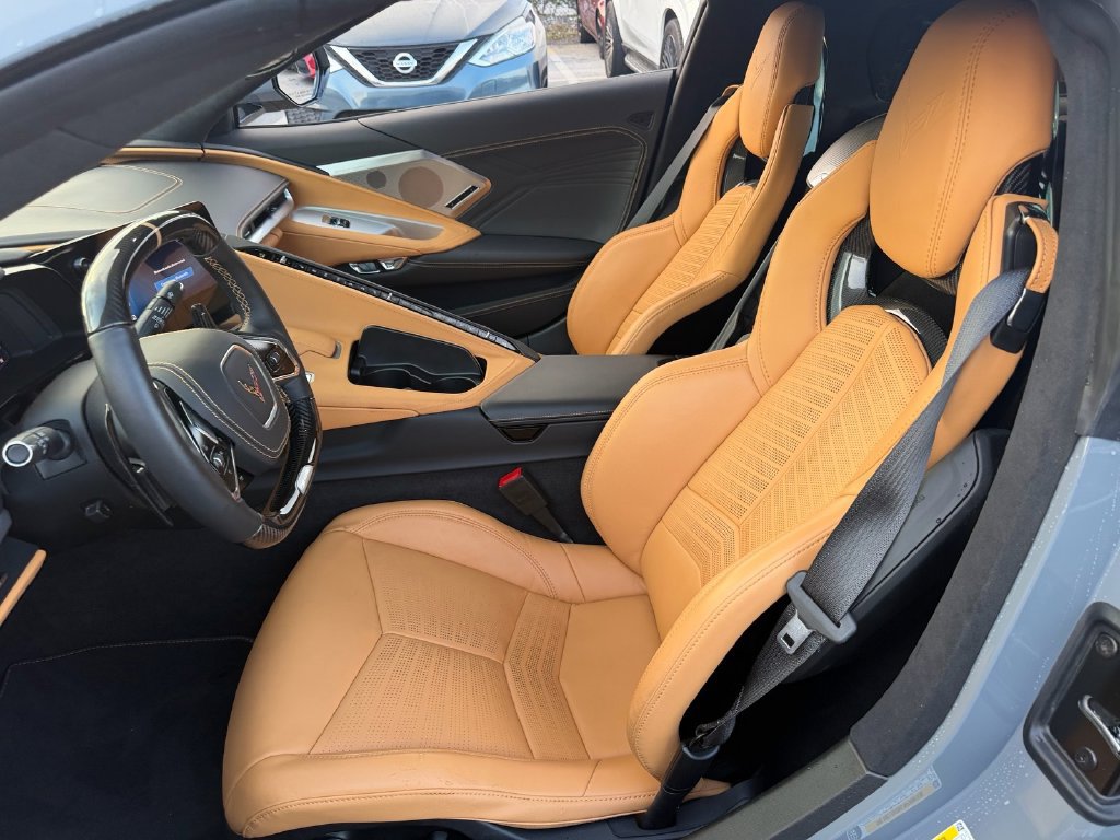 Used 2024 Chevrolet Corvette Z06 RWD image 11