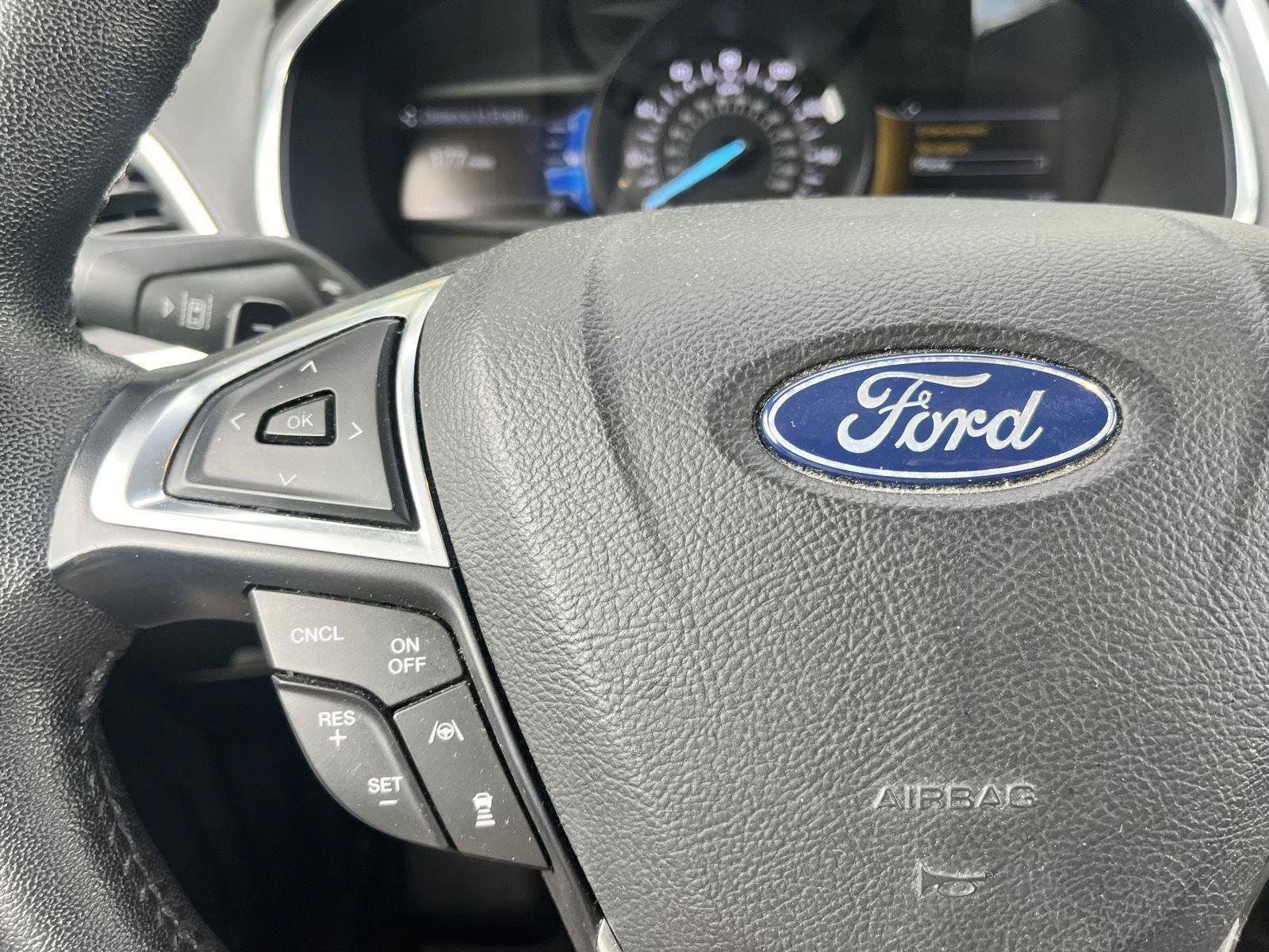 Used 2020 Ford Edge Titanium w/ Equipment Group 301A AWD/4WD image 26