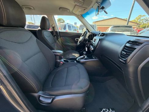 Used 2014 Kia Soul + image 18
