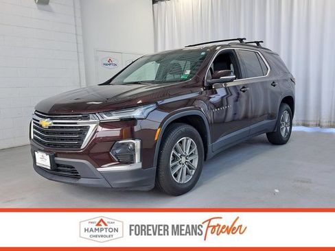 Used 2022 Chevrolet Traverse LT FWD image 1